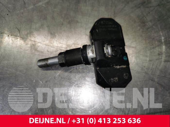 Tesla Model S Reifendrucksensor O142306