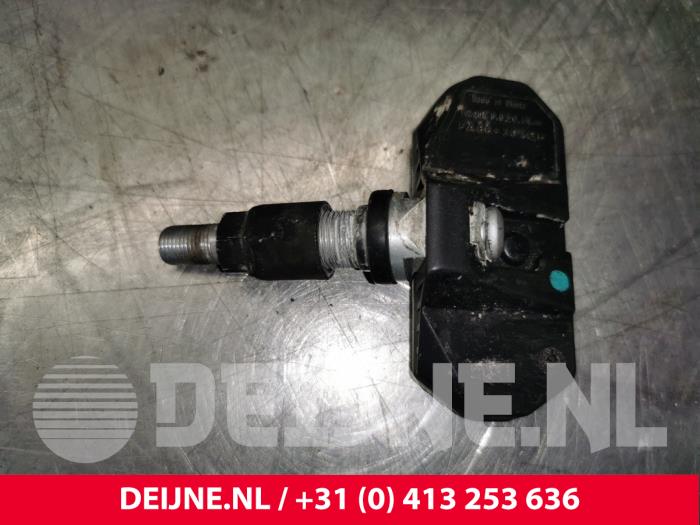 Tesla Model S Reifendrucksensor O142308