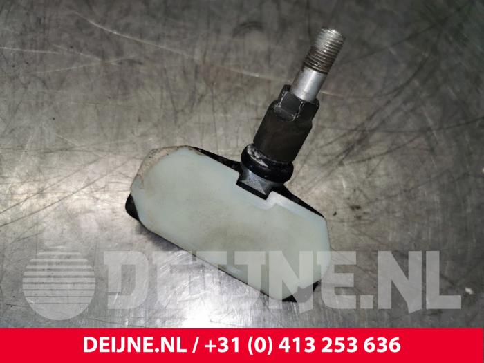 Tesla Model S Reifendrucksensor O142309