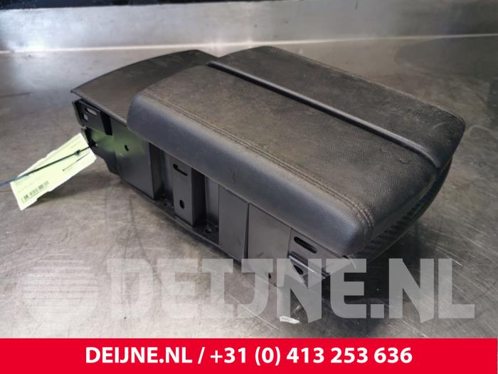 Tesla Model S Armlehne O142321