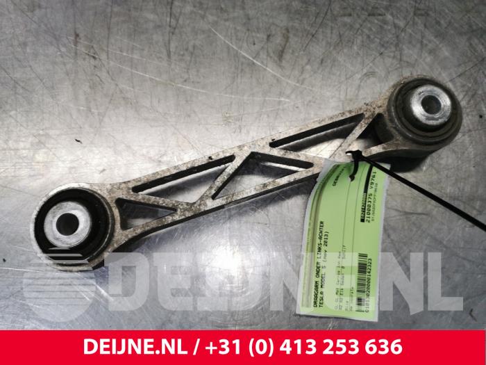 Tesla Model S Draagarm onder links-achter O142323