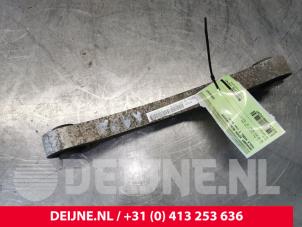 Tesla Model S Querlenker oben rechts hinten O142397 foto 2