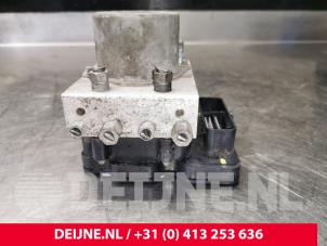 Tesla Model S ABS Pumpe O142410 foto 3