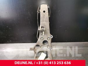 Tesla Model S Fusee rechts-voor O142445 foto 3