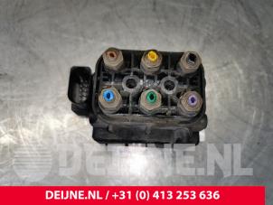 Tesla Model S Solenoid bediening vering O142498 foto 3