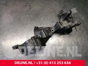 Volkswagen Transporter Dynamostütze unten O142529 foto 3