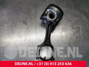 Volvo V40 Piston O142589 photo 3