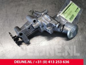 Gebruikte Oliepomp Opel Vivaro 1.9 DI Prijs € 60,50 Inclusief btw aangeboden door van Deijne Onderdelen Uden B.V.