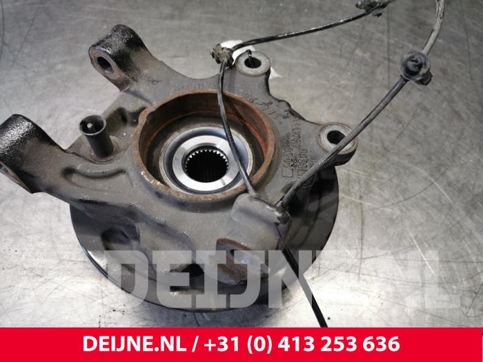 Mercedes Vito Achsschenkel links hinten O142861