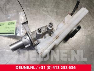 Tesla Model 3 Master cylinder O142882 photo 2