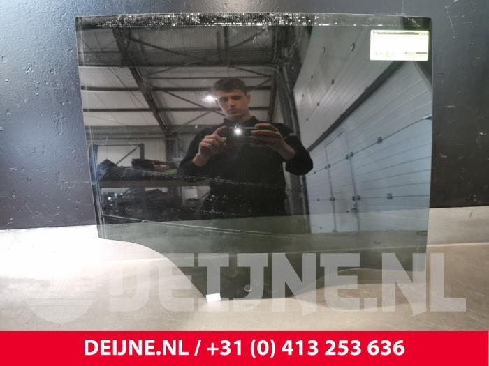 Volkswagen ID.4 Rear door window 4-door door, rear right O142939