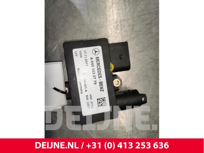 Mercedes A-Klasse Glow plug relay O143032