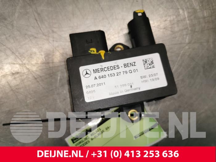Mercedes A-Klasse Glow plug relay O143037