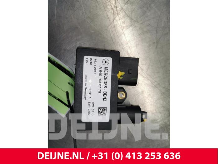 Mercedes A-Klasse Glow plug relay O143041