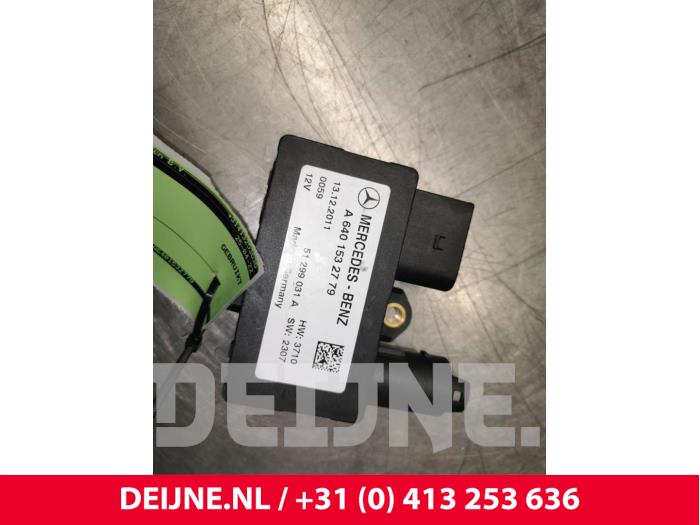 Mercedes A-Klasse Glow plug relay O143043