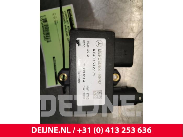 Mercedes A-Klasse Glow plug relay O143057