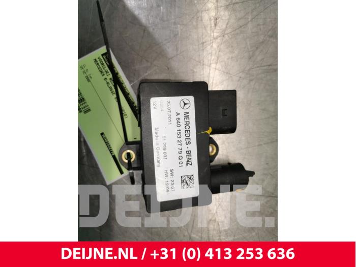 Mercedes B-Klasse Glow plug relay O143069