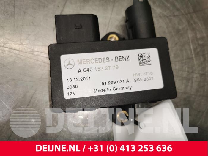 Mercedes B-Klasse Glow plug relay O143071
