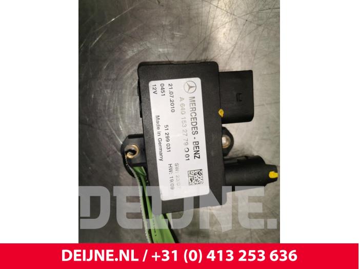 Mercedes B-Klasse Glow plug relay O143072