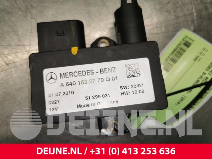 Mercedes B-Klasse Glow plug relay O143073