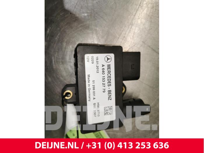 Mercedes B-Klasse Glow plug relay O143075