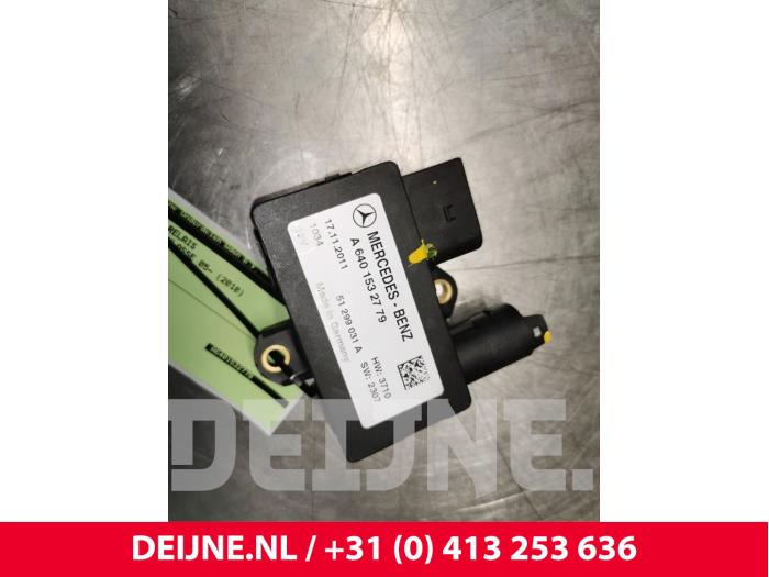 Mercedes B-Klasse Glow plug relay O143076