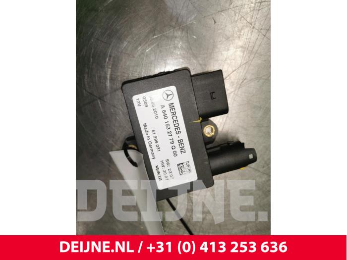 Mercedes B-Klasse Glow plug relay O143077