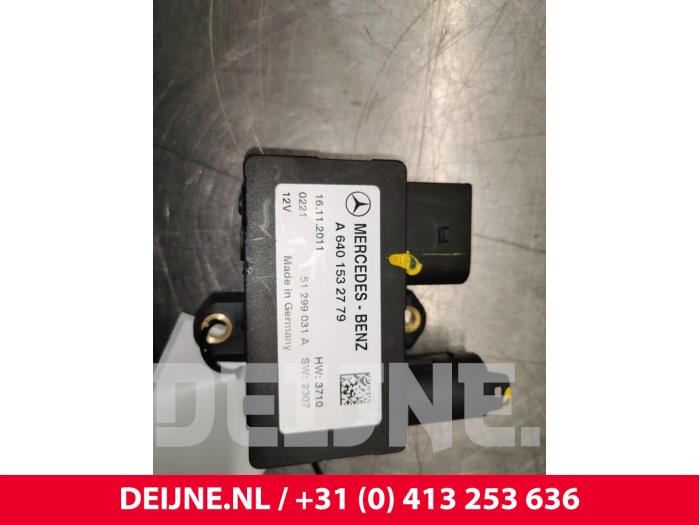 Mercedes B-Klasse Glow plug relay O143078