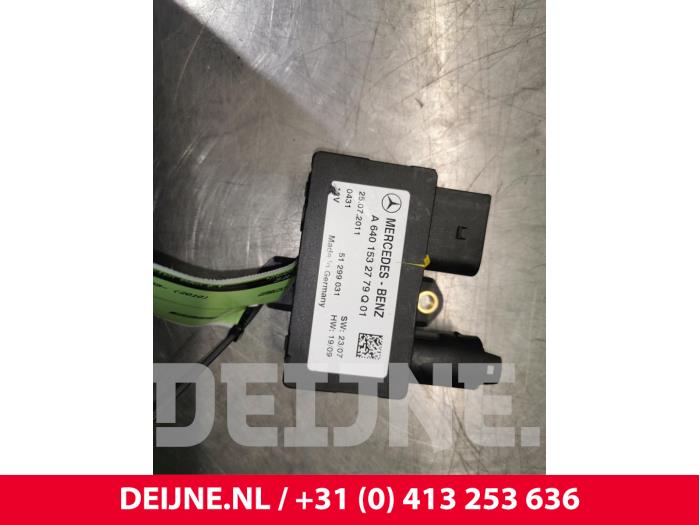 Mercedes B-Klasse Glow plug relay O143079