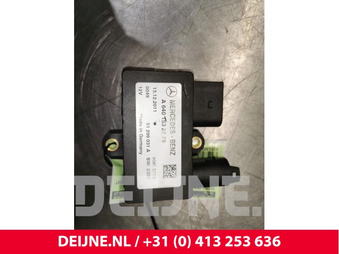 Mercedes B-Klasse Glow plug relay O143080