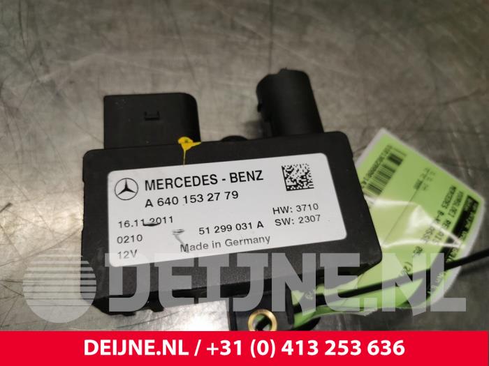 Mercedes B-Klasse Glow plug relay O143081