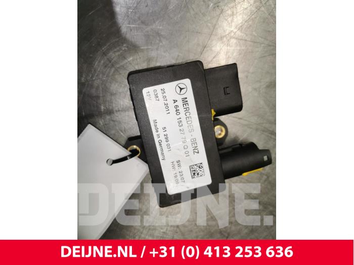 Mercedes B-Klasse Glow plug relay O143083