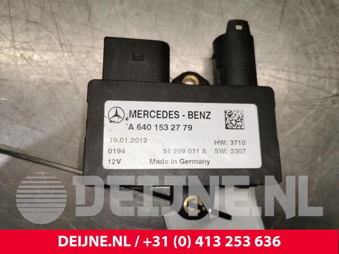 Mercedes B-Klasse Glow plug relay O143085