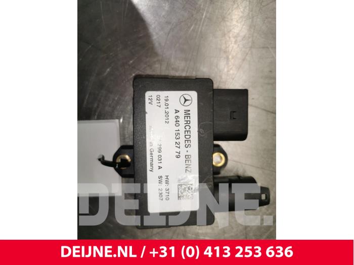 Mercedes B-Klasse Glow plug relay O143086