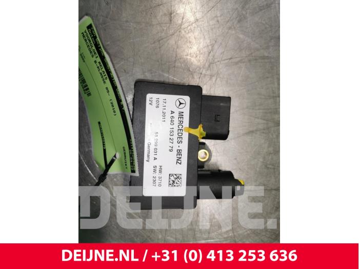 Mercedes B-Klasse Glow plug relay O143092