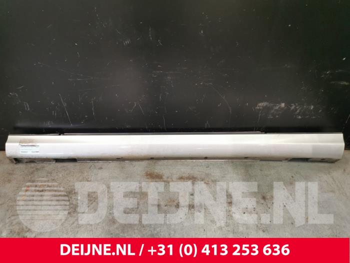Mercedes CLK Side skirt, left O143131
