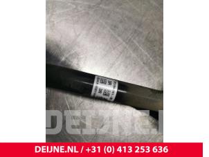 Gebruikte Aandrijfas rechts-achter Tesla Model 3 Prijs € 242,00 Inclusief btw aangeboden door van Deijne Onderdelen Uden B.V.