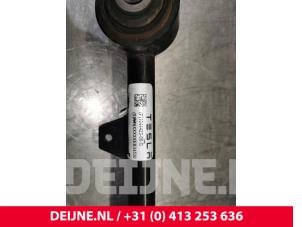 Tesla Model 3 Querlenker oben rechts hinten O143162 foto 3