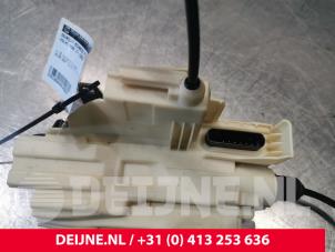 Volvo XC40 Rear door lock mechanism 4-door, left O143233 photo 2