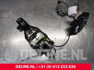 Volvo XC90 Door lock mechanism 4-door, front left O143353 photo 3