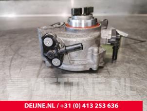 Volvo V40 Vakuumpumpe (Diesel) O143518 foto 2