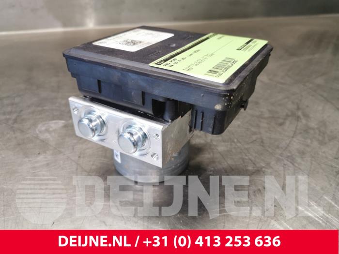 Volkswagen ID.4 ABS pump O143592