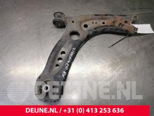Volkswagen Golf Front lower wishbone, right O143623 photo 2