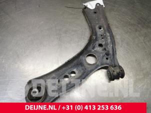 Volkswagen Golf Front lower wishbone, right O143623 photo 3
