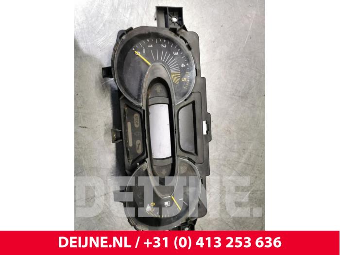 Renault Trafic Tacho - Kombiinstrument KM O143638