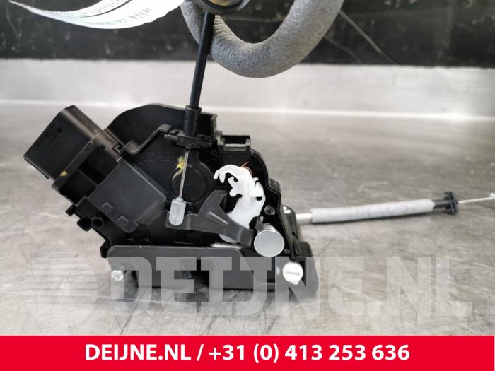 Volvo XC60 Deurslot Mechaniek 4Deurs rechts-achter O143747