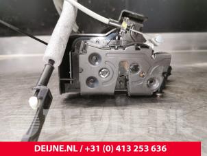 Volvo XC60 Front door lock mechanism 4-door, right O143752 photo 2