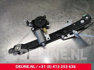Volvo XC70 Ruitmechaniek 4Deurs links-achter O143890 foto 2