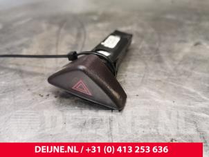 Volvo V70 Paniekverlichtings Schakelaar O144282 foto 2