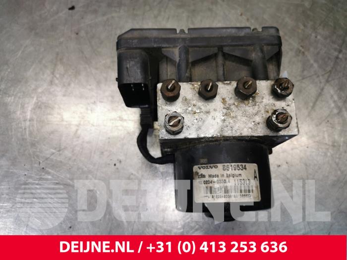 Gebruikte ABS Pomp Volvo V70 (SW) 2.4 20V 140 Bifuel Prijs € 120,00 Margeregeling aangeboden door van Deijne Onderdelen Uden B.V.